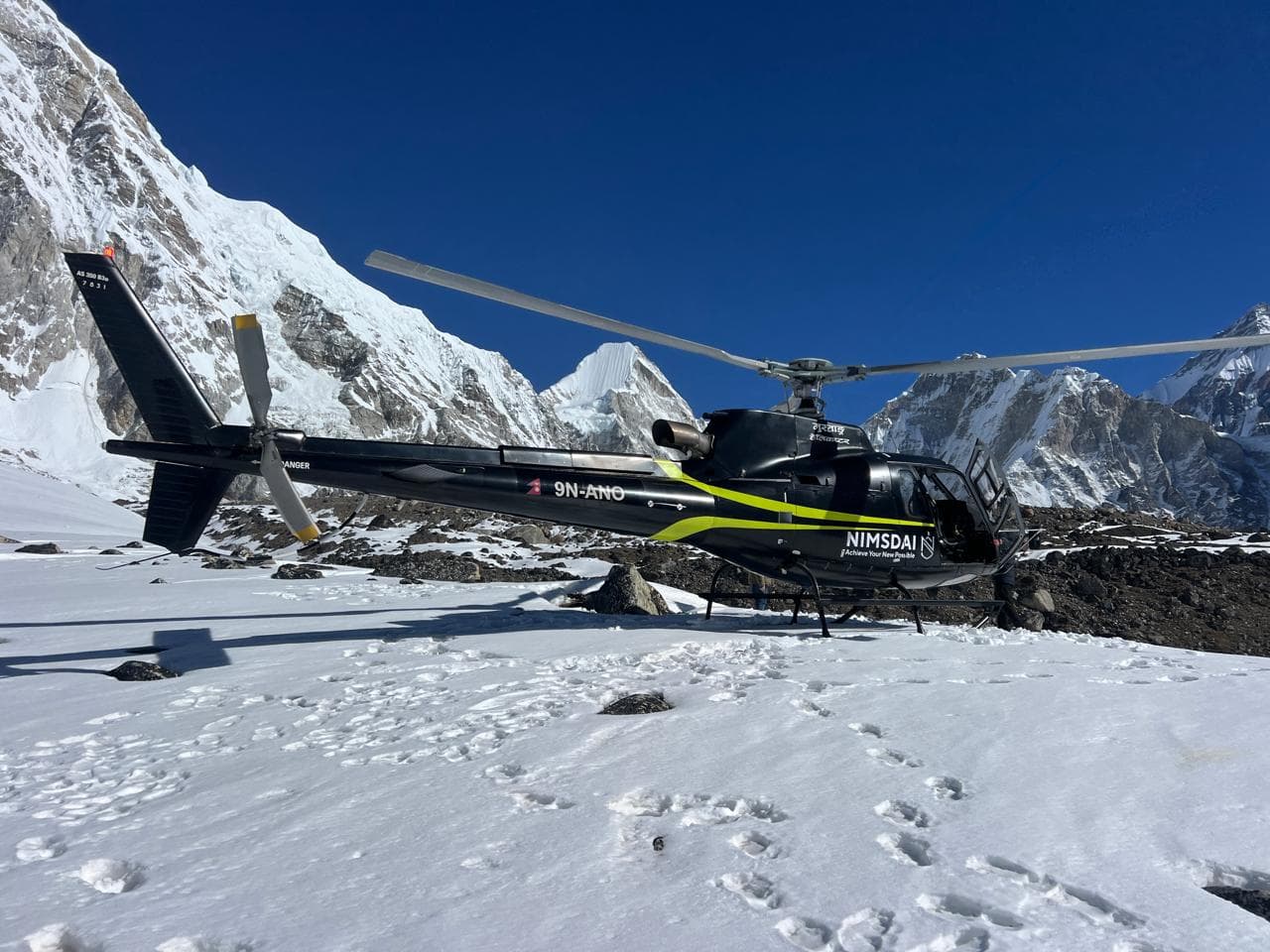 Everest Helicopter Tour – Landing at Kala patther and Hotel Everest view